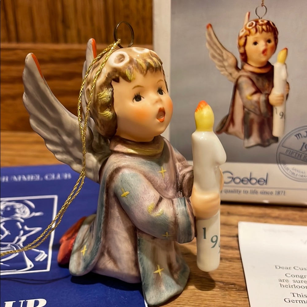 Goebel Hummel 1992 Annual #185 Ornament Angel “Light up the Night”